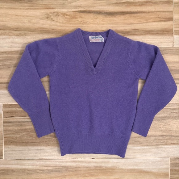 Ballantyne Sweaters - Ballantyne Cashmere V-Neck Sweater Purple Made in Scotland Vintage Very Small